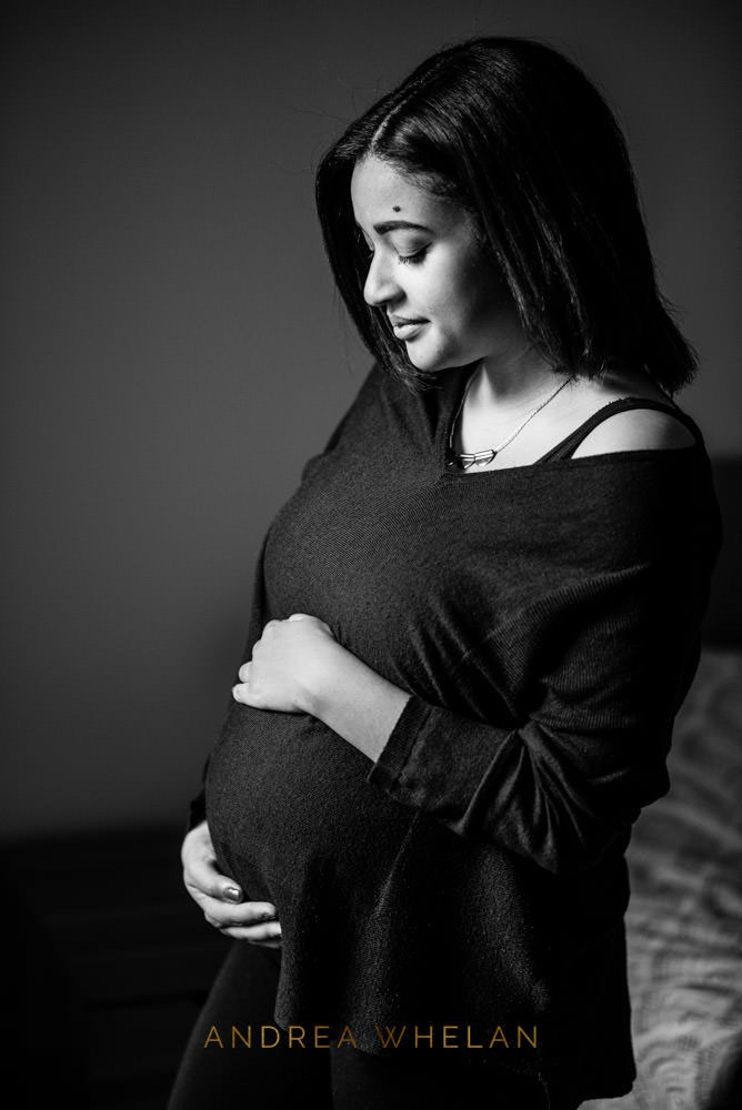 black and white pregnancy photographer