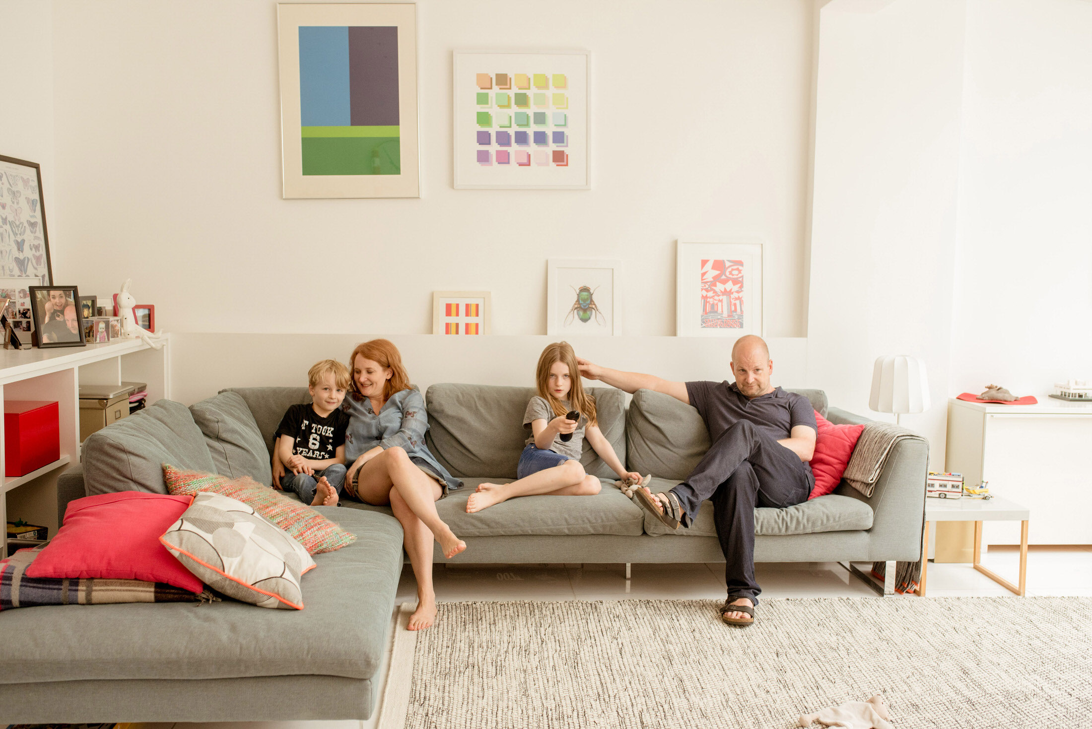 relaxed family portrait ideas 